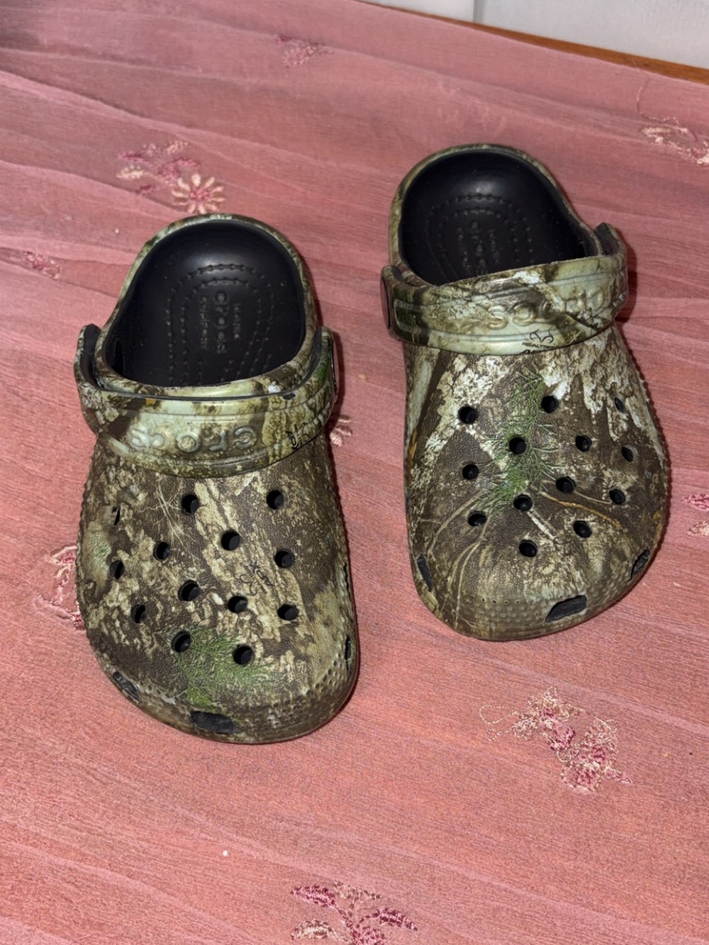 CROCS Kids Camouflage Clog in Green and Black